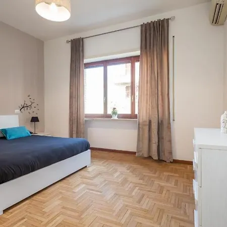 Apartment St Peter With Garage Rome