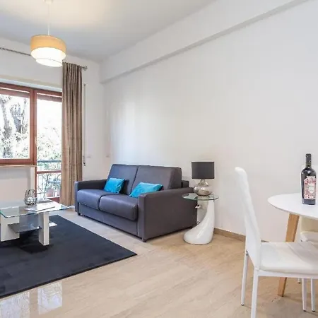 St Peter With Garage Apartment Rome
